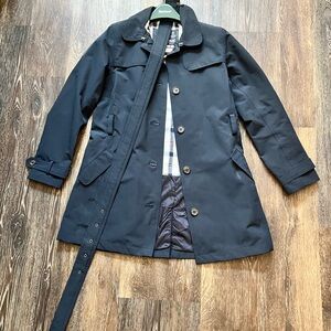 Barbour Trench Coat Navy
Waterproofof and Breathable